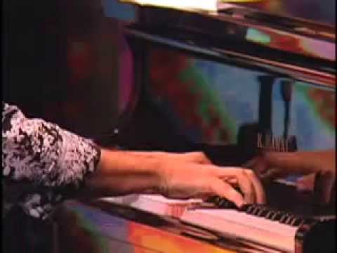 Watch Fábio Caramuru | Espelho das águas (Tom Jobim) | Instrumental SESC Brasil on YouTube