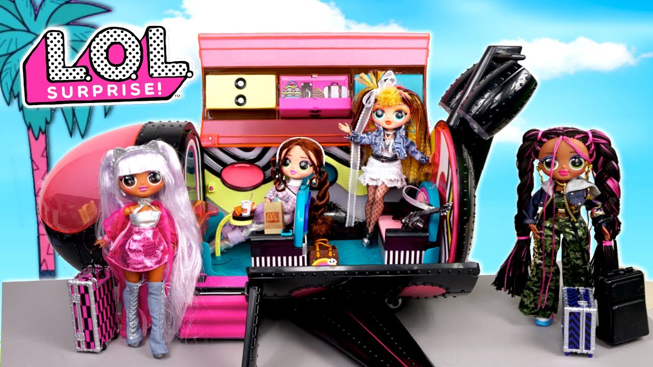 LOL Dolls Airplane Travel Routine With Barbie & OMG Dolls 