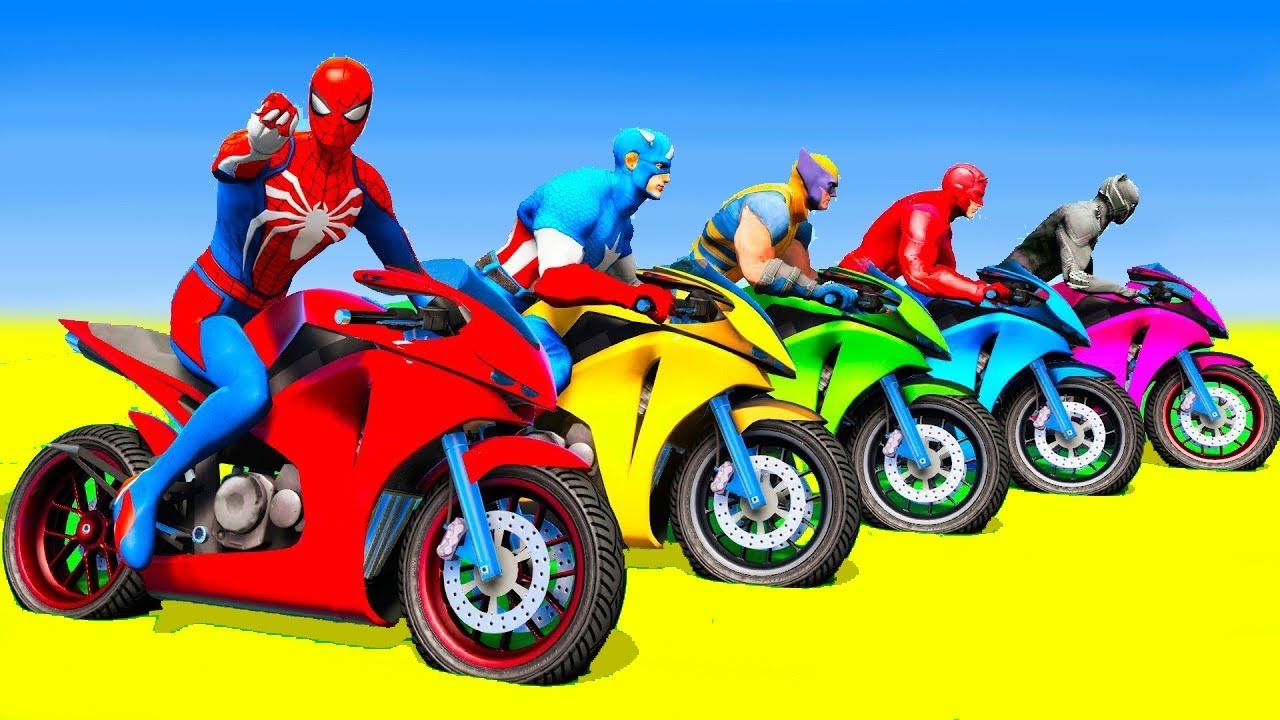 الأبطال الخارقين على القضبان دوامة قمع جسر - SPIDER-MAN!on Motorcycle in Spiral Bridge Stunt Ride