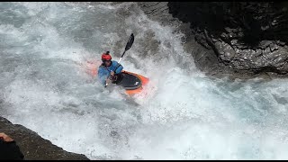 Pyrénées, home of steep creeking