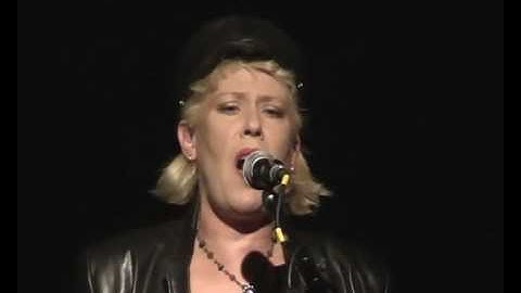 Hazel Live: Calls The Tune