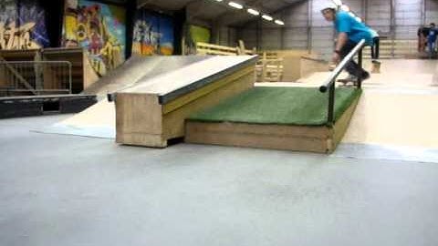FIFTH TRY FUNKYS: Louis Lecomte, Frontside tailslide.
