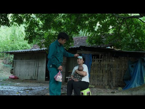 Single Mother Was Bought Medicine And Taken Care Of By Kind Police When She Was Sick