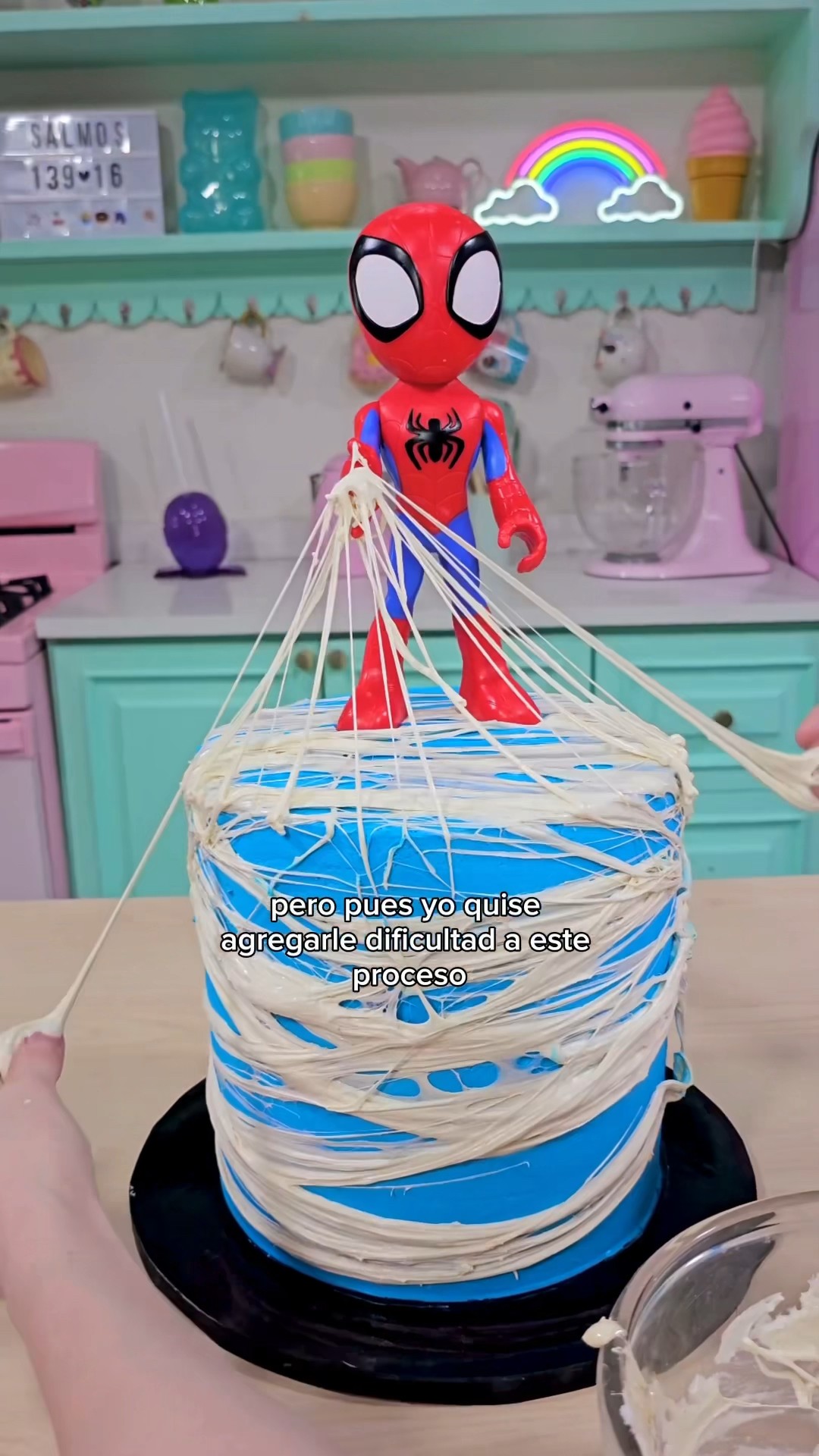 TELARAÑAS CON BOMBÓN PASTEL SPIDER MAN | MIS PASTELITOS