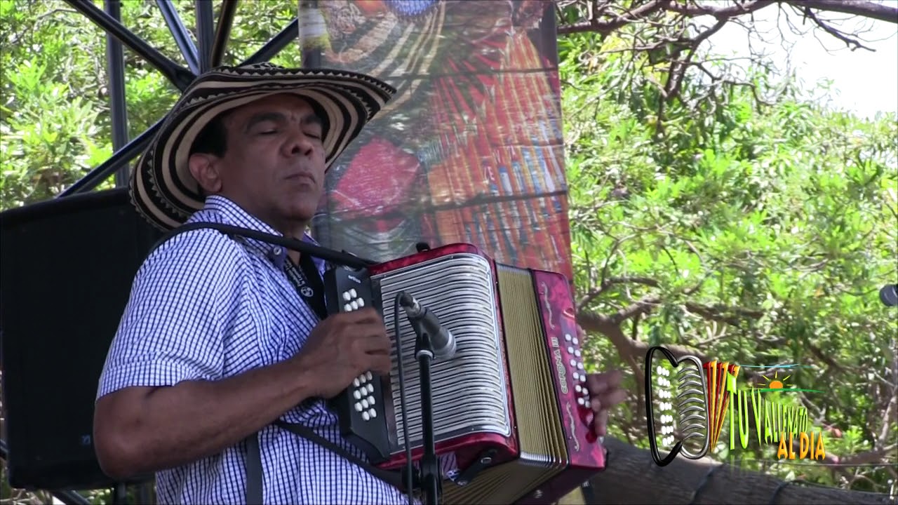 NAVIN LOPÉZ TOCA PASEO EN EL REY DE REYES 2017