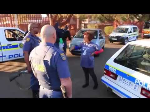 Chaos breaks out at Roodepoort Primary School