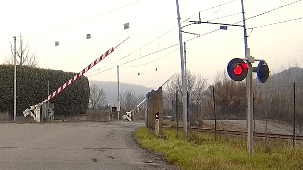 2 passaggi a livello Prasco (AL) #passaggioalivello #levelcrossing #bahnübergang