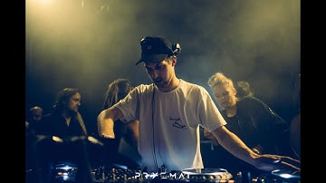 PRYZMAT x Niebo | 06/04 | Nowosad