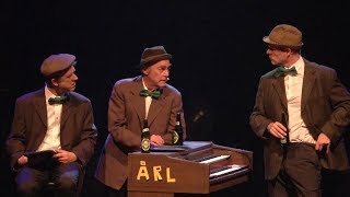 Video thumbnail of "DE NATTERGALE: Det er tilfældigvis no'ed jeg ved no'ed om (live 2015)"