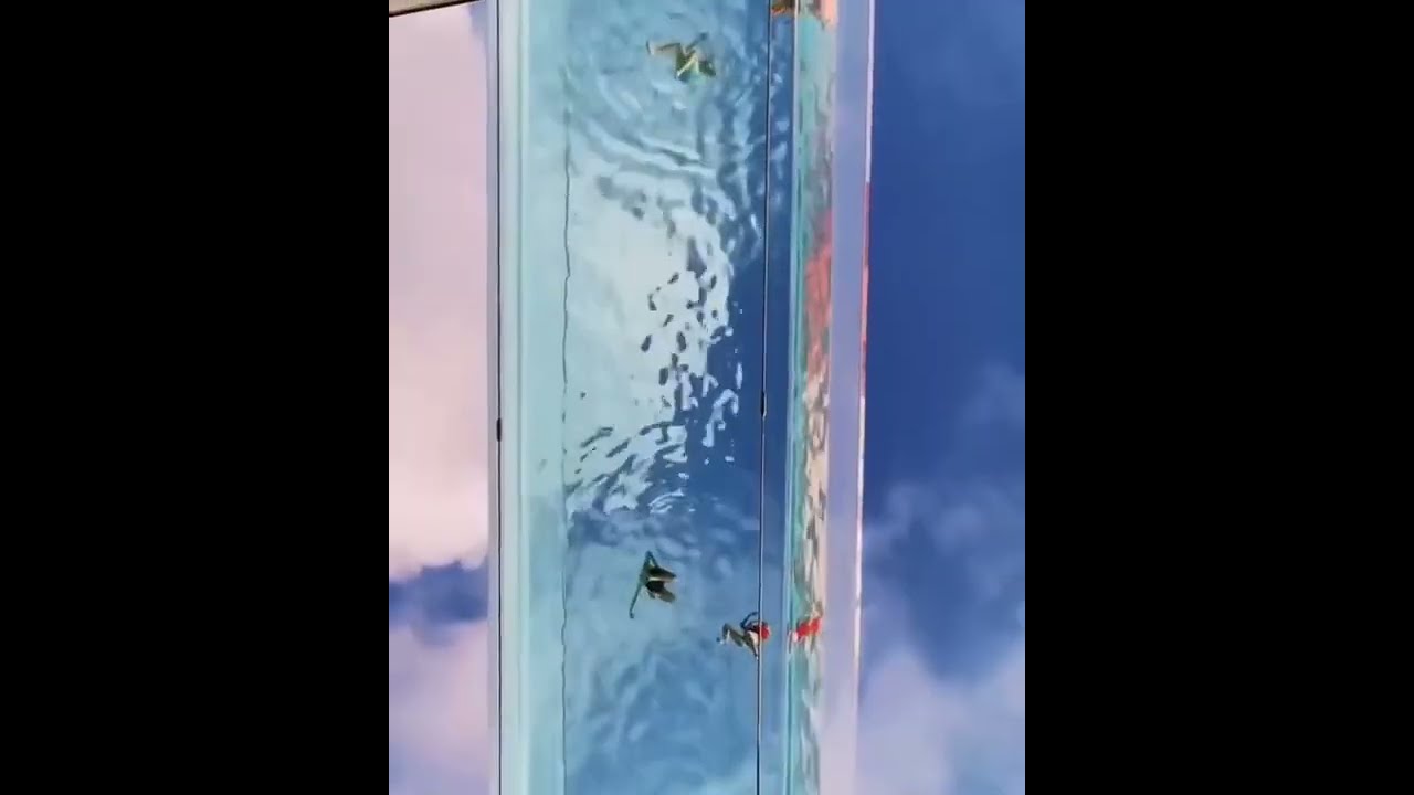 Garden Apartment with Bridge Pool in London