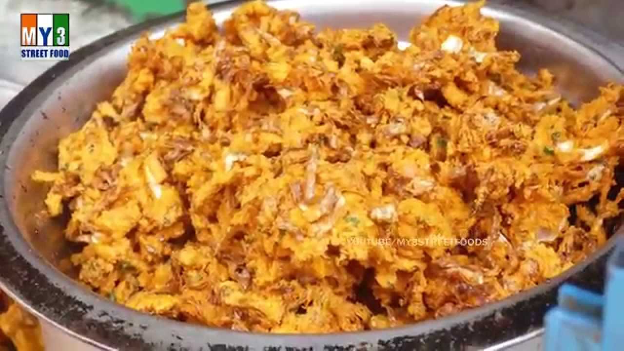 ONION PAKODA | PYAZ PAKORA | ULLIPAYA PAKODI | SNACKS IN INDIAN STREETS | 4K VIDEO street food | STREET FOOD
