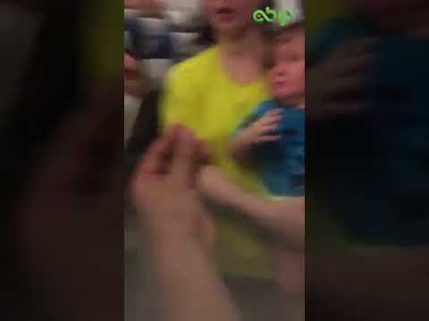 الطيران المصري ما فيها مكيفات وواحد يقول افتح باب الطيارة يجي هواء الطيارة في الجو