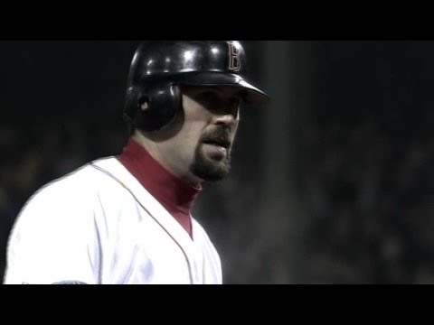 WS 2004 GM 2: Varitek drives in two with a triple