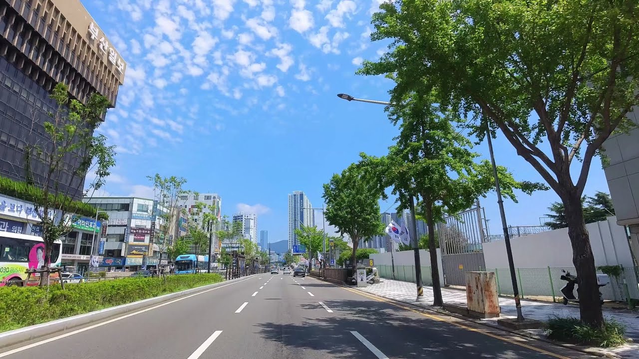 [South Korea Roads] 무더운 여름날 매미소리 가득 찬 부산 도심 드라이브, 사직운동장에서 초량동까지 (Driving Busan Korea)