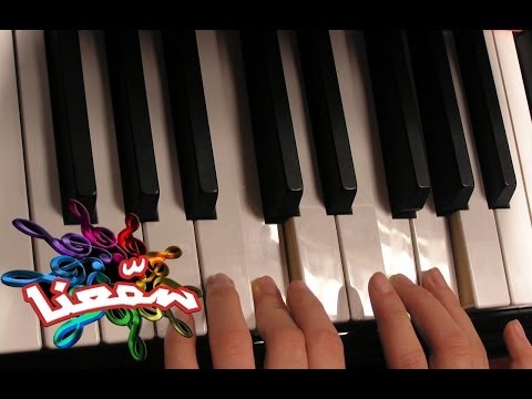 عزف موسيقى فيلم كراكون فى الشارع