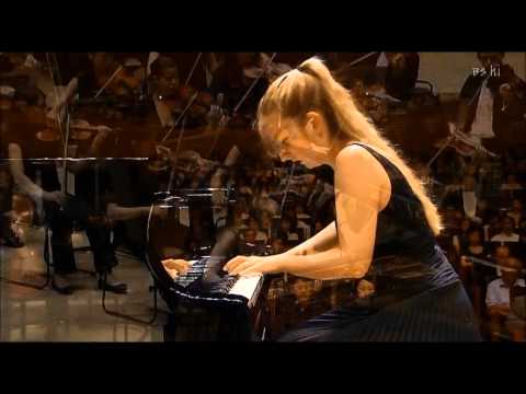 Chopin Piano Concerto No.2 2nd Mov. (2/3) - Lise de la Salle (P)