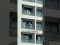 Video Rekam Pria Minta Tolong dari sebuah Balkon di Kamboja #shorts