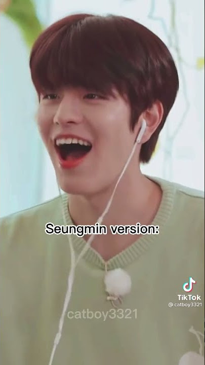 Hyunjin and Seungmin imitating Felix 'Surfin' wow wow wow #skz #surfin #hyunjin #seungmin #felix