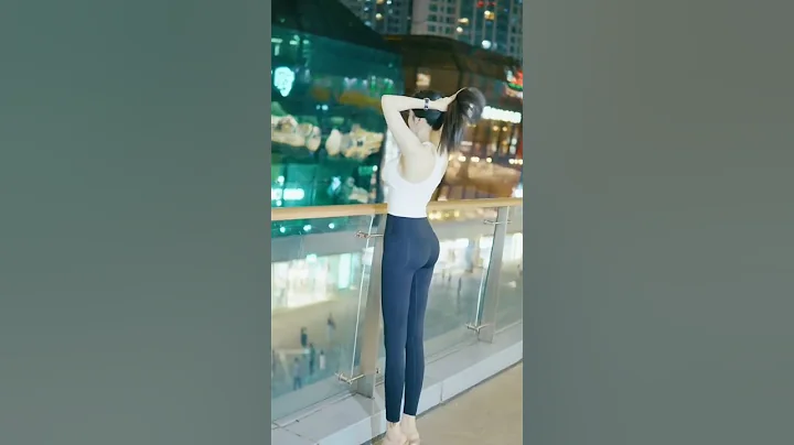 #街拍 #美女 #瑜伽褲穿搭 #蜜桃腿挑戰 #這樣的身材打幾分 睡不著抖一個 - 天天要聞