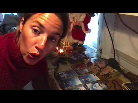 Vidéo: Les Cartes De Tarot En Tant Que Profession
