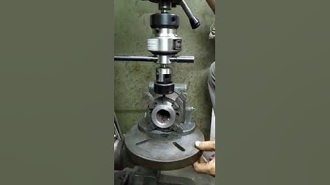 reverse forward tapping head