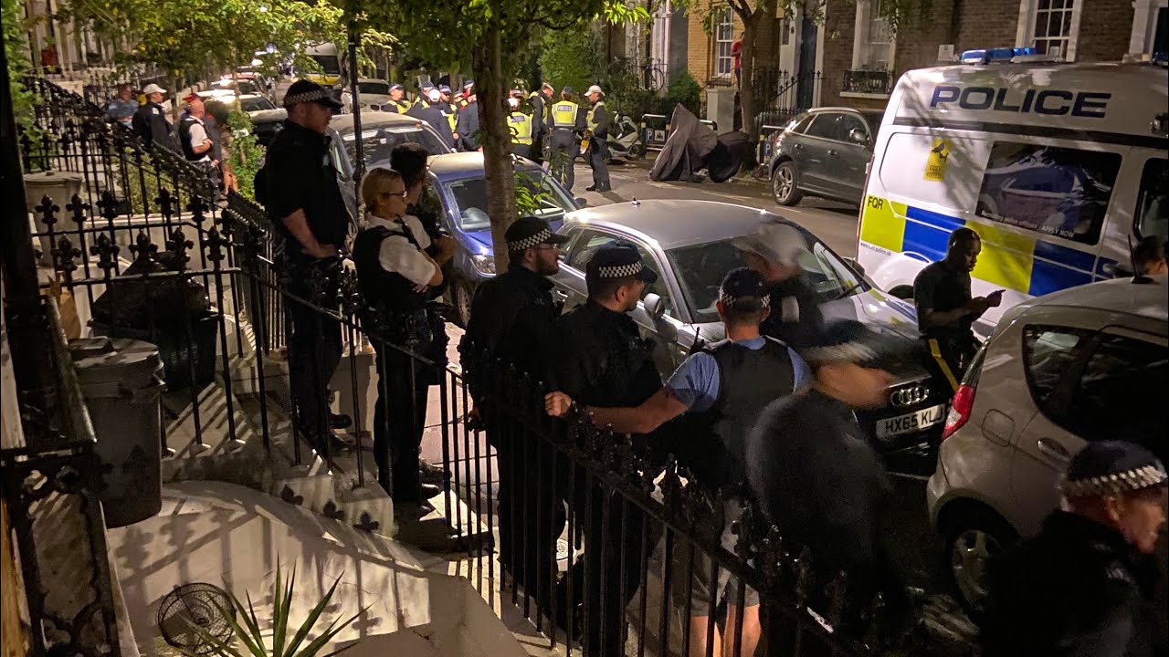 Illegal lockdown rave in London with over 160 people (Airbnb)