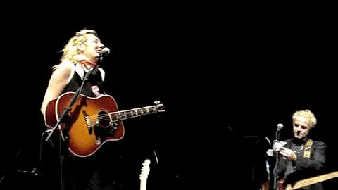 Martha Wainwright sings Happy Birthday to Brad Alb...
