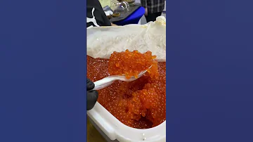 Икра Кеты🔴 Качество икры у нас всегда на высоте, я ее сам лично отбираю каждый бак.