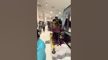 “Spirit Halloween Animatronic FAIL 😨 | It Malfunctioned on Camera!”