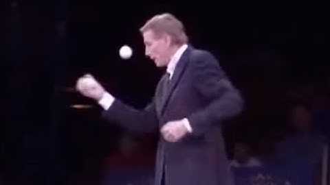 Amazing 3 balls juggling Performance by legend Kris Kremo