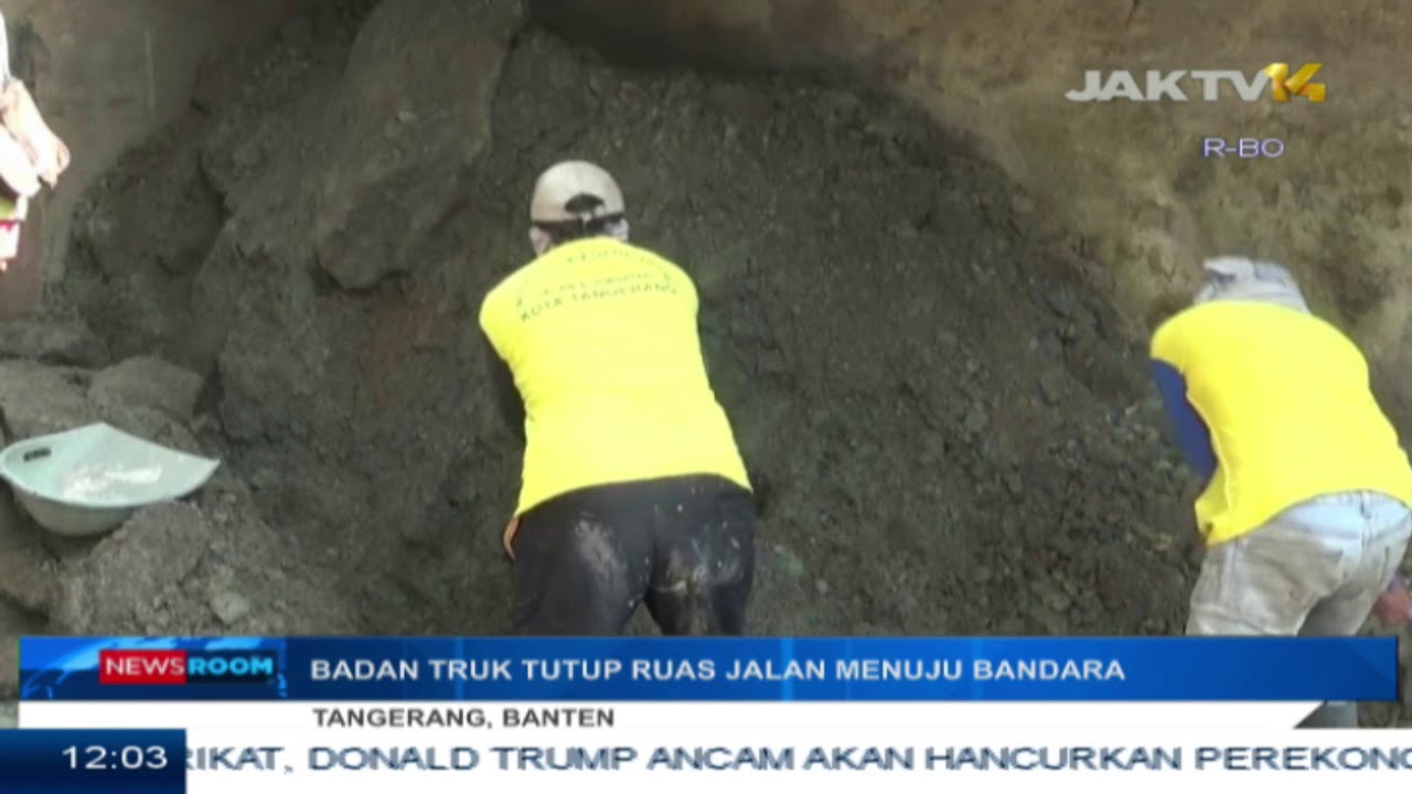Truk Terguling Di Tol Bandara entertainment center