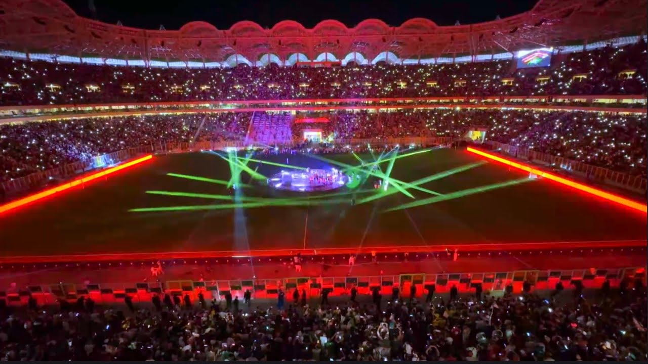 حفل تكريم لاعبي المنتخب الوطني كاملا بعد مباراة الجزائر 2 أوغندا 1