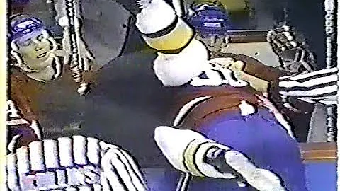 Todd Ewen vs Lyndon Byers Round 3