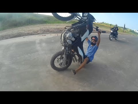 Xre virando no grau raspando tudo #luto youtube Grau