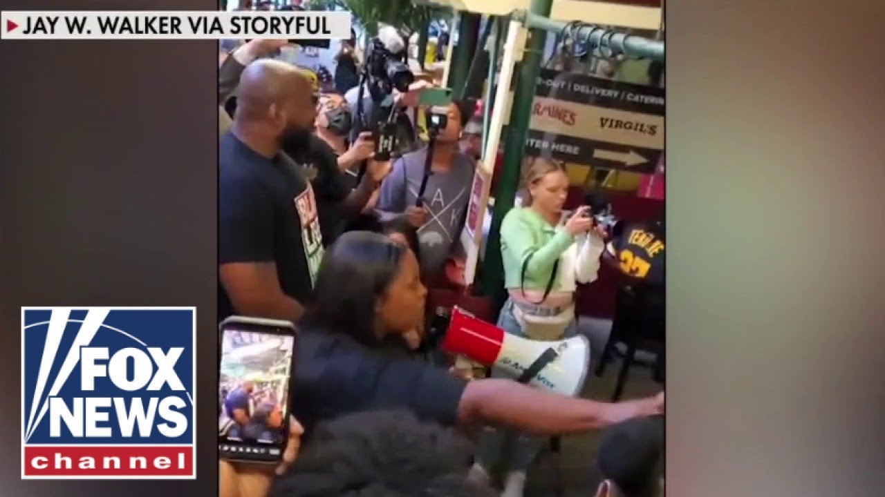 ⁣'The Five' reacts to BLM protesting restaurant after vaccine passport brawl