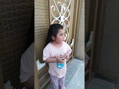 فرح من اشوف حصان بل فرع هم اتخاف من لحوانات اريد اعلمه متخاف ابوفرح علمو اطفالكم