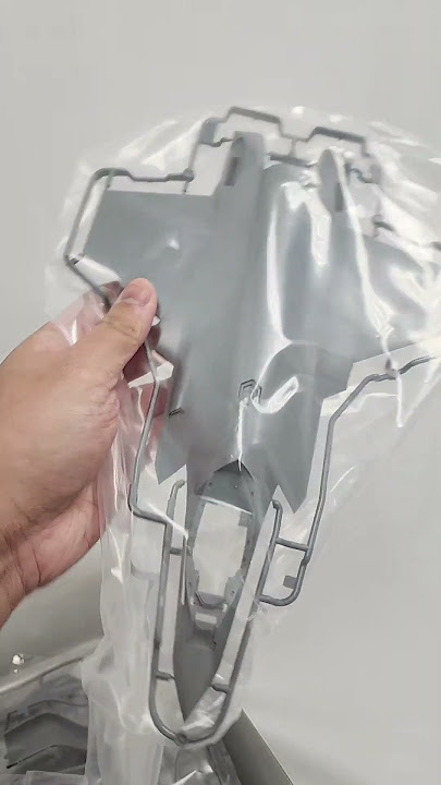 Heres a look at Tamiya's rendition of the F-35 C #modelkit #modelplane #f35c #f35  #sunwardhobbies