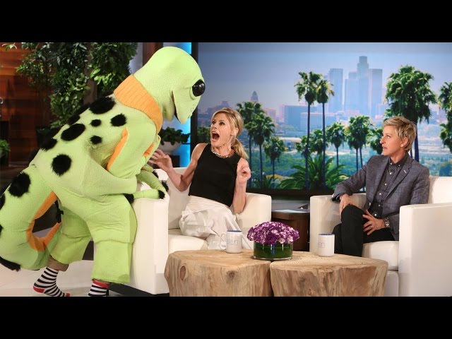 Ellen Scares Julie Bowen