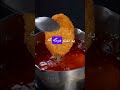 قصه اقای موز فروش و خوردن مدفوع کبوتر قصه اقای موز فروش و خوردن مدفوع کبوتر