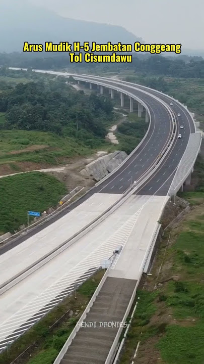Arus mudik H-5 Jembatan Conggeang tol Cisumdawu #shorts #drone #mudik #tolcisumdawu