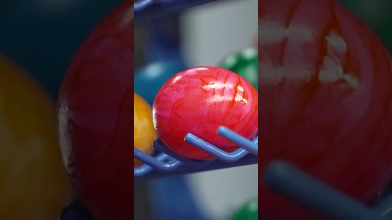 This egg-dying workshop brings color to Easter