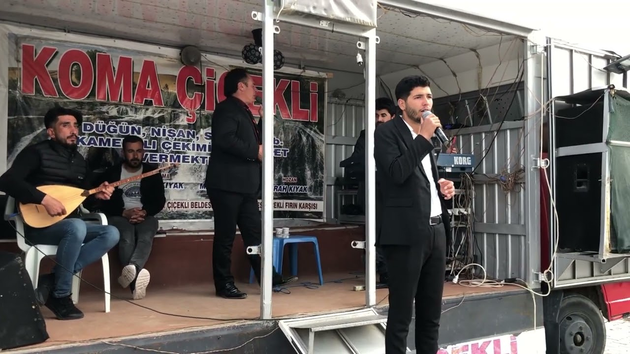 Güzell bir  programdan kallma çiftimize mutluluklar dileriz