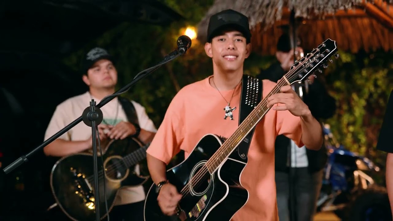 Sleduj Vengo de la Cima - Efecto Elegante (Video Oficial) na YouTube