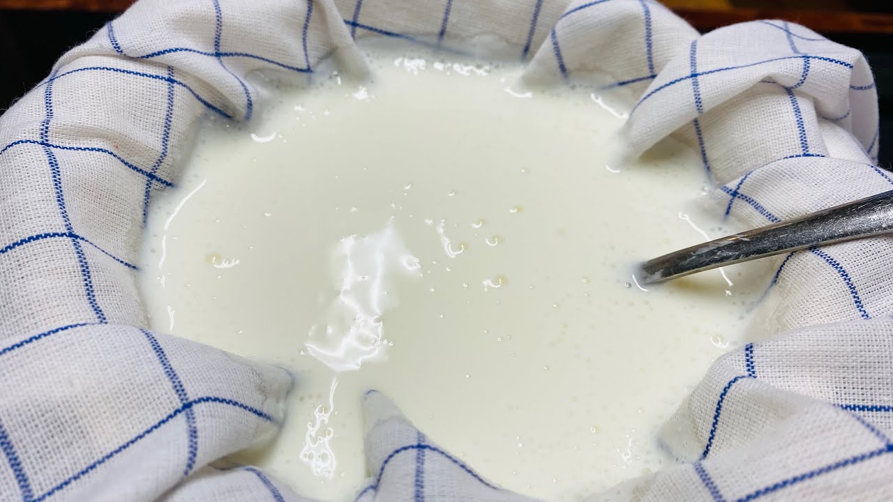 Kefir.Lo yogurt fatto in casa e formaggio spalmabile tutto dai grani