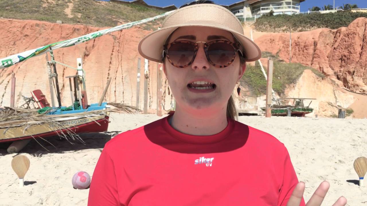 camisa com protetor solar para praia