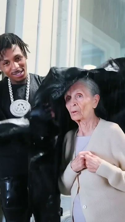 NBA Youngboy showing love to the elderly💚