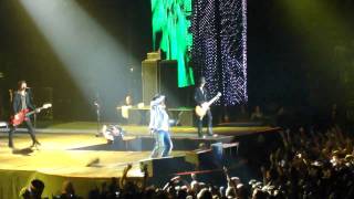 Guns N Roses - It's So Easy - Paris Bercy - 13 Sept 2010