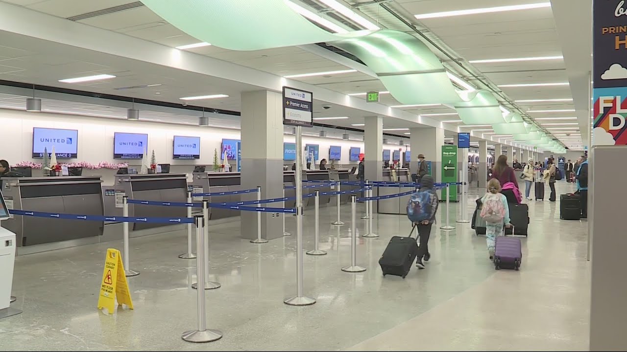 DSM Airport Travelers Worried About Being Stranded YouTube dsm-airport-travelers-worried-about-being-stranded-youtube