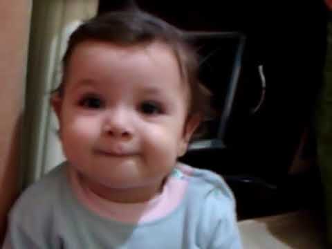 طفله تقول بابا جميله أطفال طفله بابا ماما