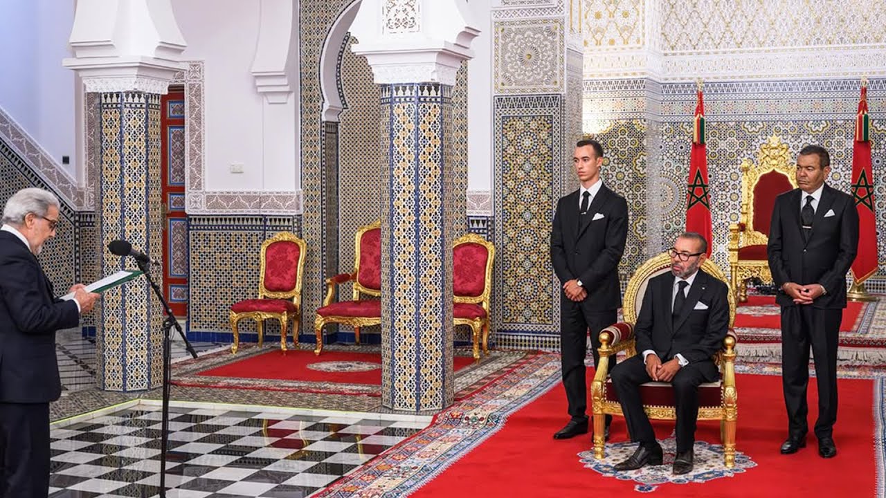 القصر الملكي بتطوان : جلالة الملك يستقبل والي بنك المغرب